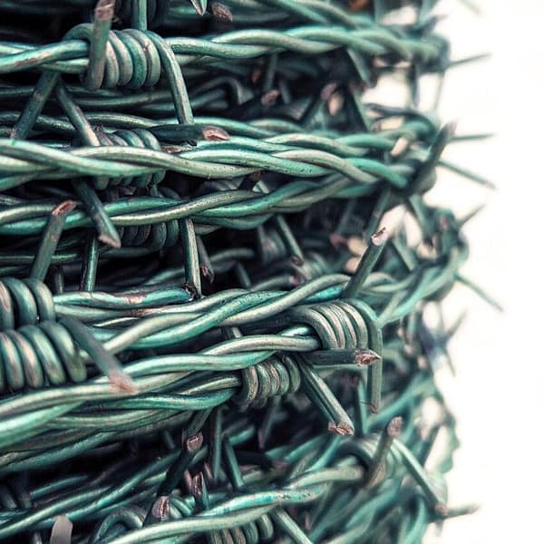 2.5mm-PVC-High-Tensile-Barbed-Wire-200m-Coil-